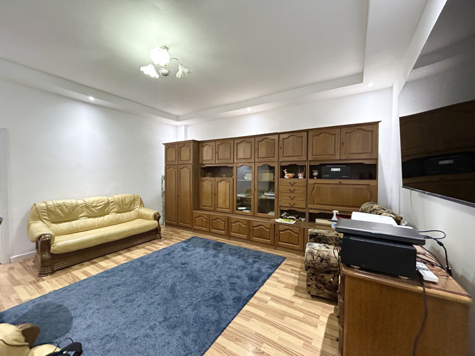 Apartament 3 camere, semi-decomandat, 91mp utili, 2 bai, Parter - Central