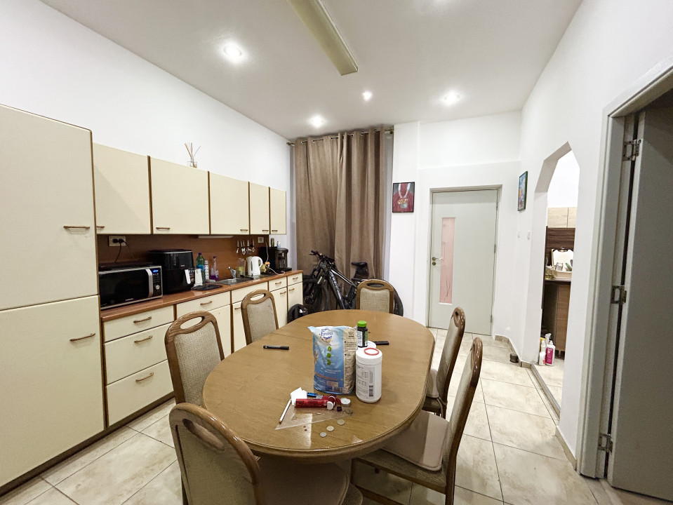 Apartament 3 camere, semi-decomandat, 91mp utili, 2 bai, Parter - Central