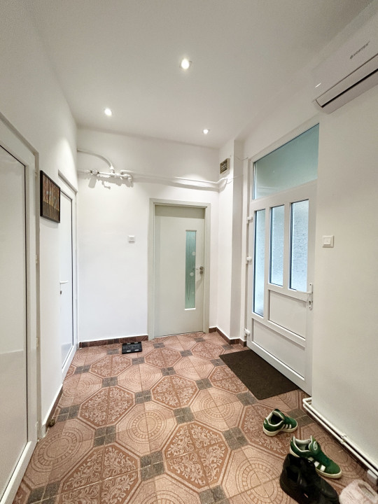 Apartament 3 camere, semi-decomandat, 91mp utili, 2 bai, Parter - Central