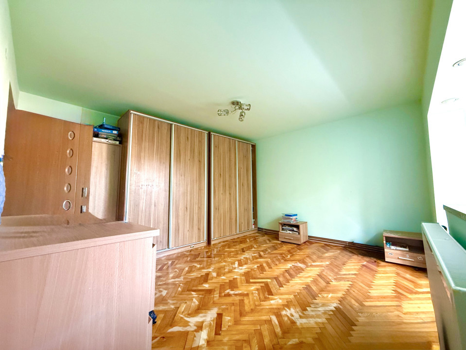 Apartament 3 camere, 70mp utili, etaj 4, acoperis de tigla - Aradului
