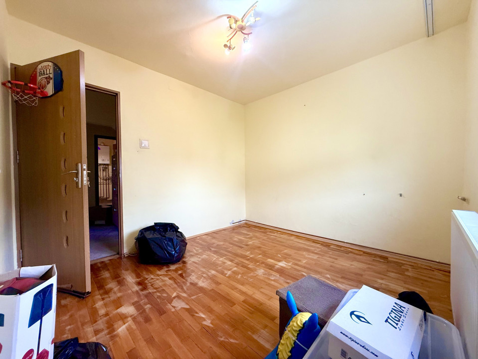 Apartament 3 camere, 70mp utili, etaj 4, acoperis de tigla - Aradului