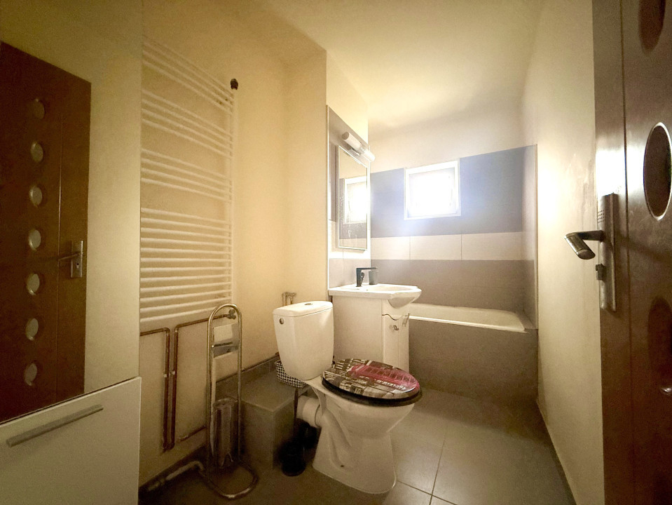 Apartament 3 camere, 70mp utili, etaj 4, acoperis de tigla - Aradului