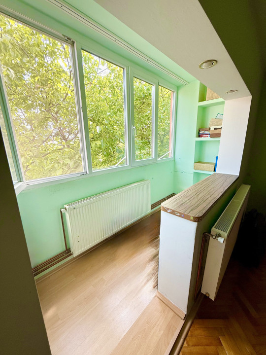 Apartament 3 camere, 70mp utili, etaj 4, acoperis de tigla - Aradului