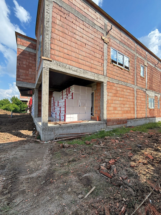 Duplex 4 camere, 113 mp utili, toate utilitatile - in Giroc