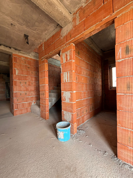 Duplex 4 camere, 113 mp utili, toate utilitatile - in Giroc