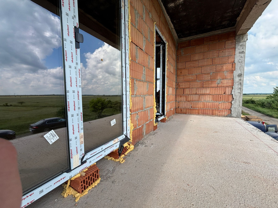 Duplex 4 camere, 113 mp utili, toate utilitatile - in Giroc