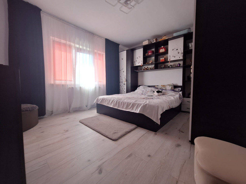Apartament 2 camere, decomandat, 56 mp, etaj 1, zona Shopping City