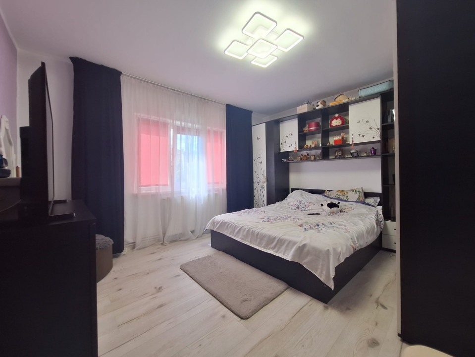 Apartament 2 camere, decomandat, 56 mp, etaj 1, zona Shopping City