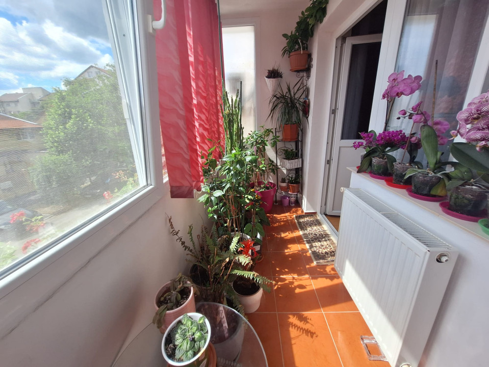 Apartament 2 camere, decomandat, 56 mp, etaj 1, zona Shopping City