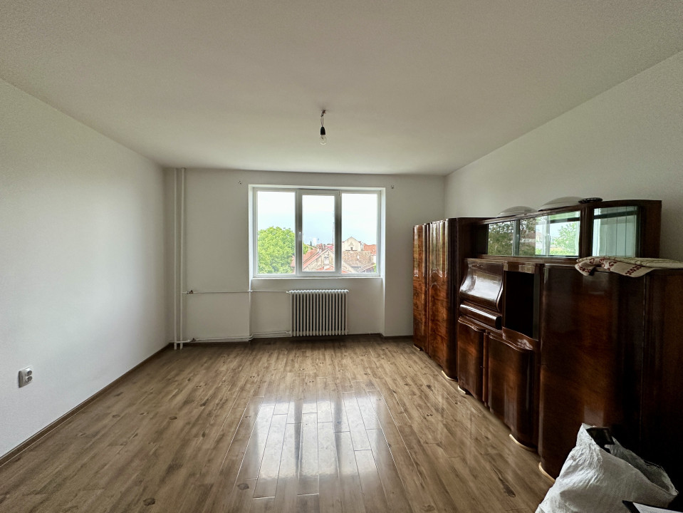 Apartament 2 camere, etaj 2,  51 mp utili, renovat, Zona Obobescu - Comision 0%