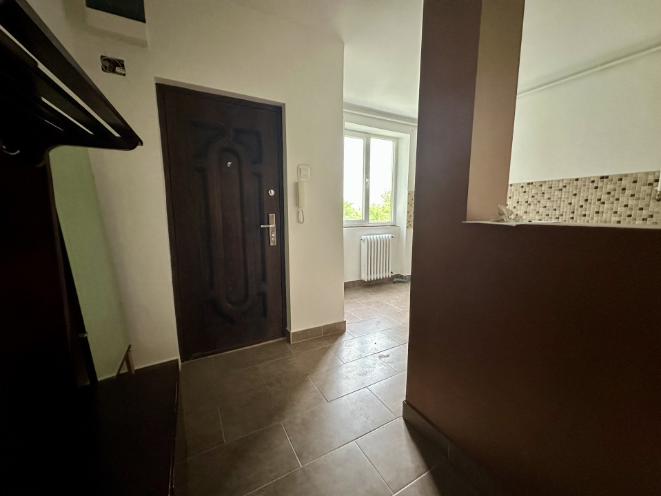 Apartament 2 camere, etaj 2,  51 mp utili, renovat, Zona Obobescu - Comision 0%