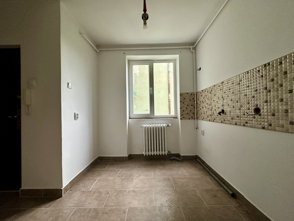 Apartament 2 camere, etaj 2,  51 mp utili, renovat, Zona Obobescu - Comision 0%