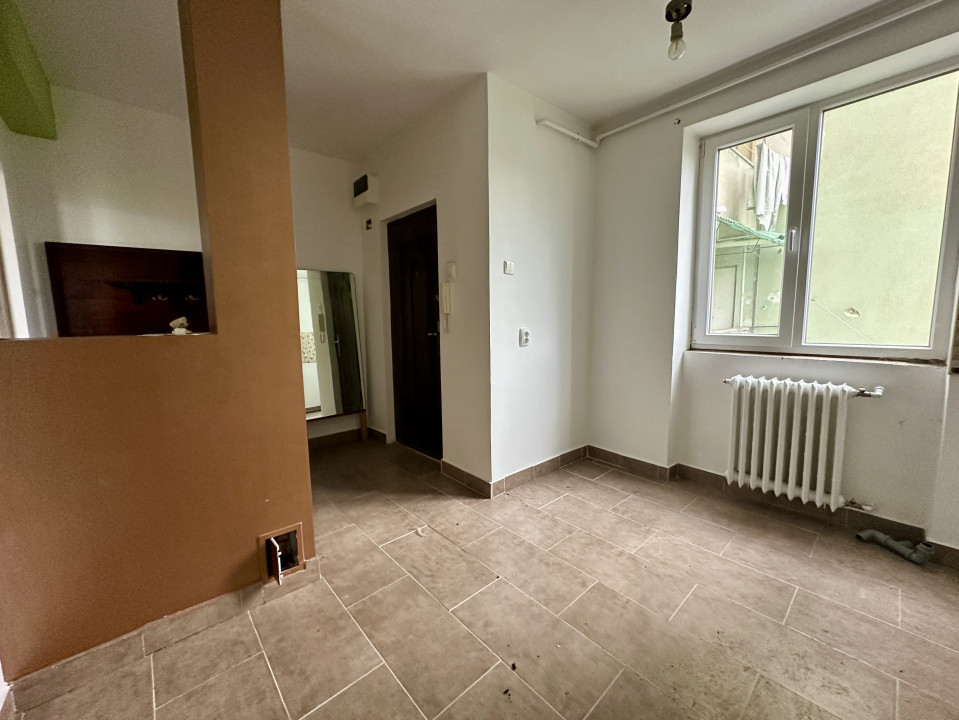 Apartament 2 camere, etaj 2,  51 mp utili, renovat, Zona Obobescu - Comision 0%