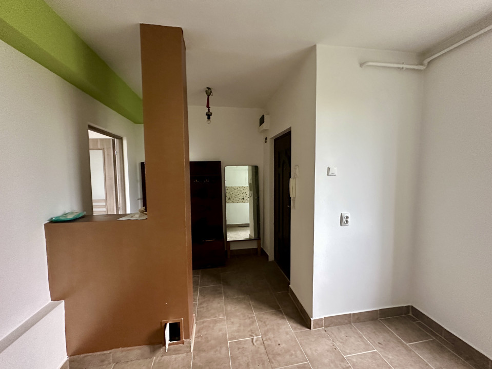 Apartament 2 camere, etaj 2,  51 mp utili, renovat, Zona Obobescu - Comision 0%