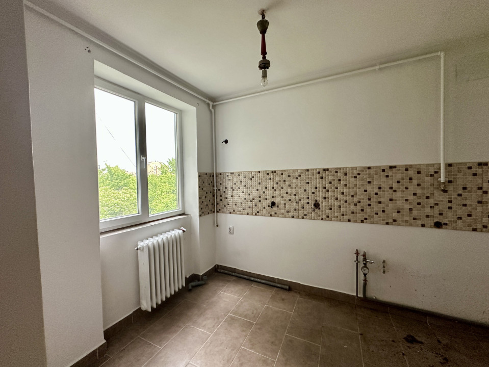 Apartament 2 camere, etaj 2,  51 mp utili, renovat, Zona Obobescu - Comision 0%