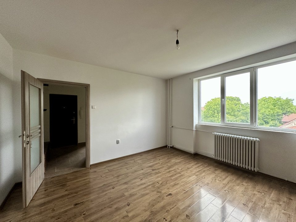 Apartament 2 camere, etaj 2,  51 mp utili, renovat, Zona Obobescu - Comision 0%