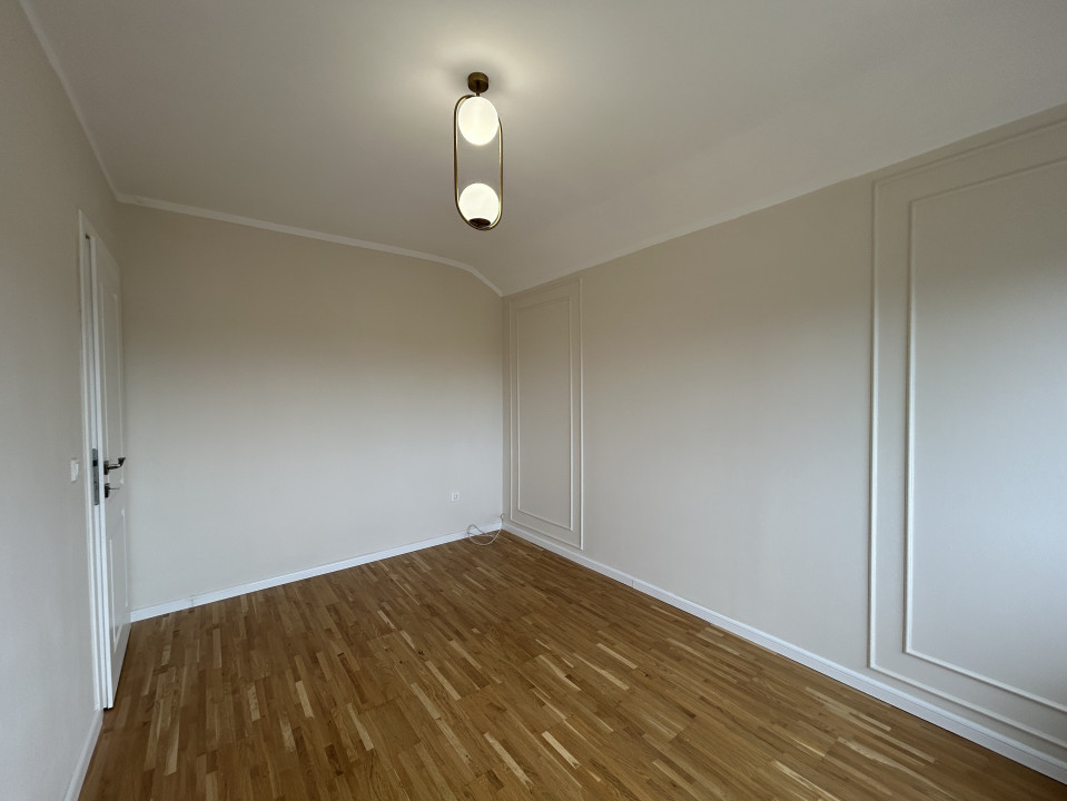 Apartament 2 camere, semidecomandat, 64mp utili, pod amenajat, zona Dambovita 