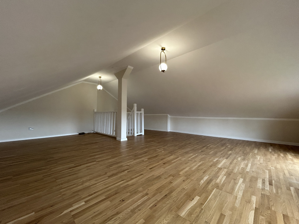 Apartament 2 camere, semidecomandat, 64mp utili, pod amenajat, zona Dambovita 