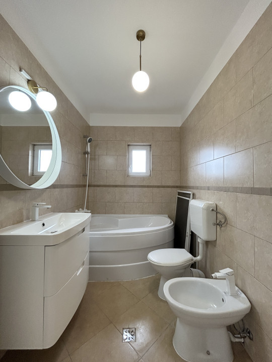 Apartament 2 camere, semidecomandat, 64mp utili, pod amenajat, zona Dambovita 