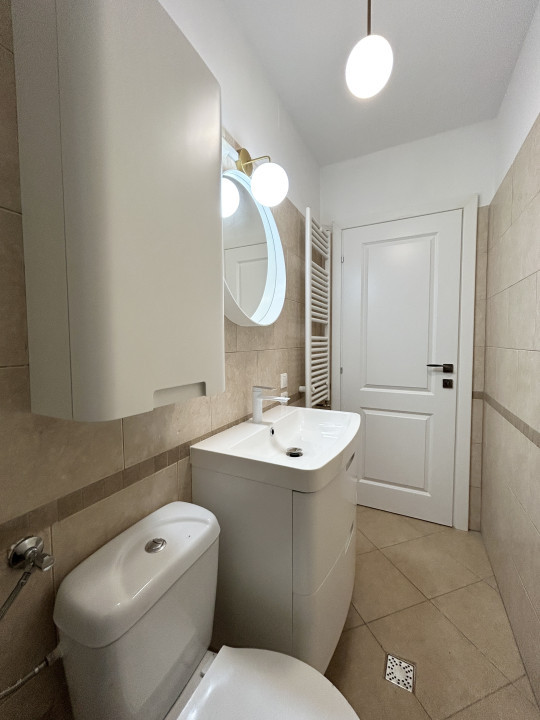 Apartament 2 camere, semidecomandat, 64mp utili, pod amenajat, zona Dambovita 