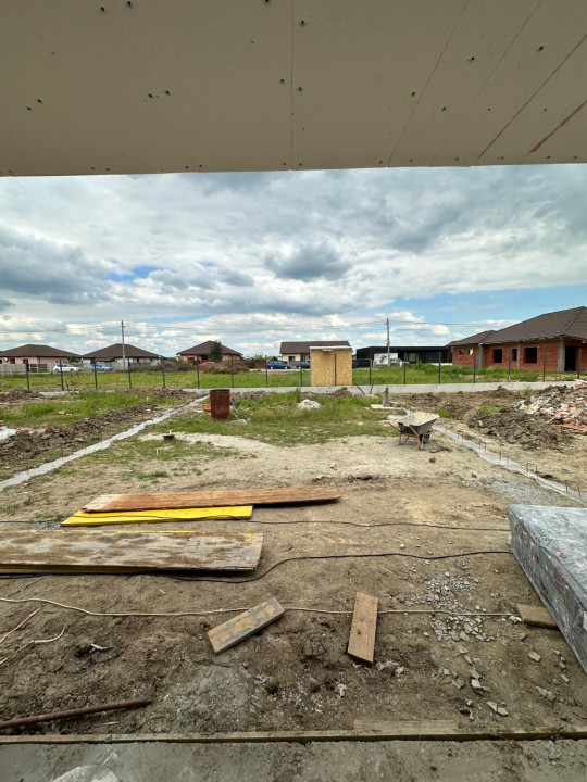 Duplex 4 camere, P+E, 132mp utili, 308mp teren in Sag