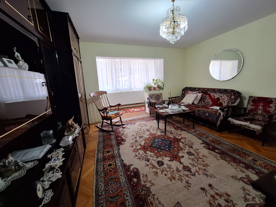 Apartament spatios cu 3 camere, decomandat, 72 mp, Complexul Studentesc