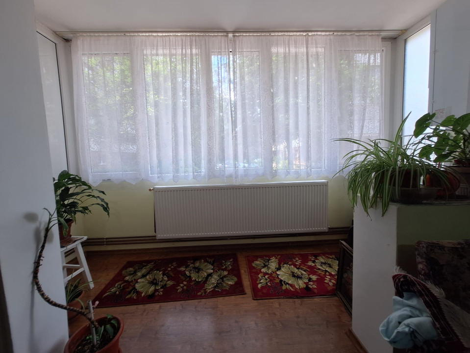 Apartament spatios cu 3 camere, decomandat, 72 mp, Complexul Studentesc
