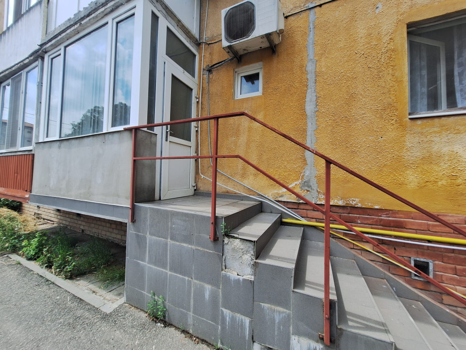 Apartament spatios cu 3 camere, decomandat, 72 mp, Complexul Studentesc