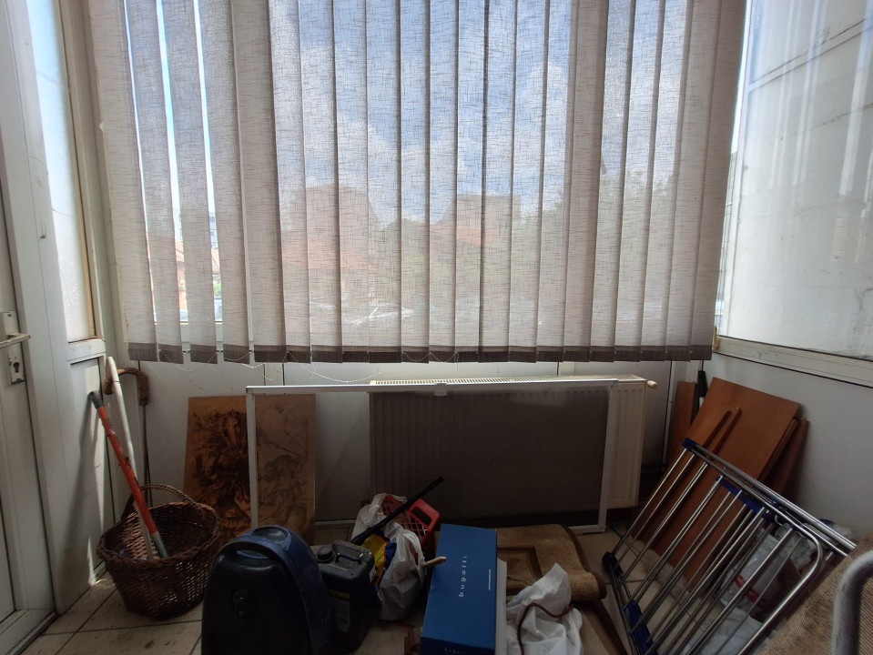Apartament spatios cu 3 camere, decomandat, 72 mp, Complexul Studentesc