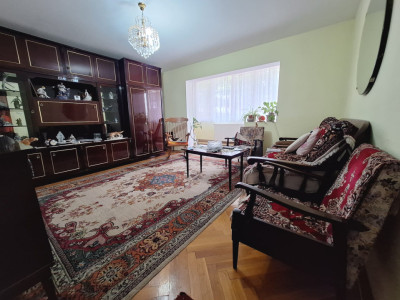 Apartament spatios cu 3 camere, decomandat, 72 mp, Complexul Studentesc