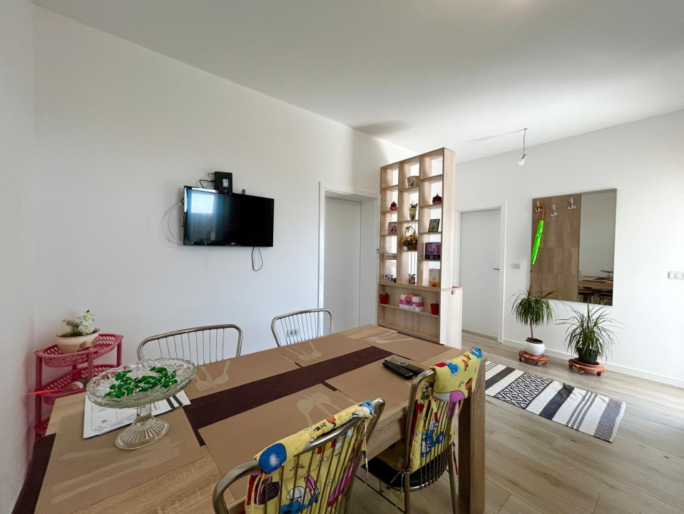 Apartament 2 camere, decomandat, curte 200 mp, parter,  Giroc