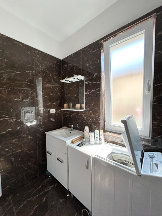 Apartament 2 camere, decomandat, curte 200 mp, parter,  Giroc