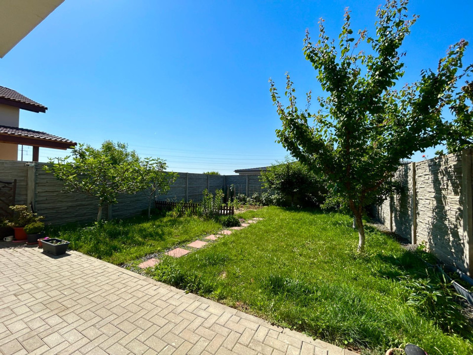 Apartament 2 camere, decomandat, curte 200 mp, parter,  Giroc