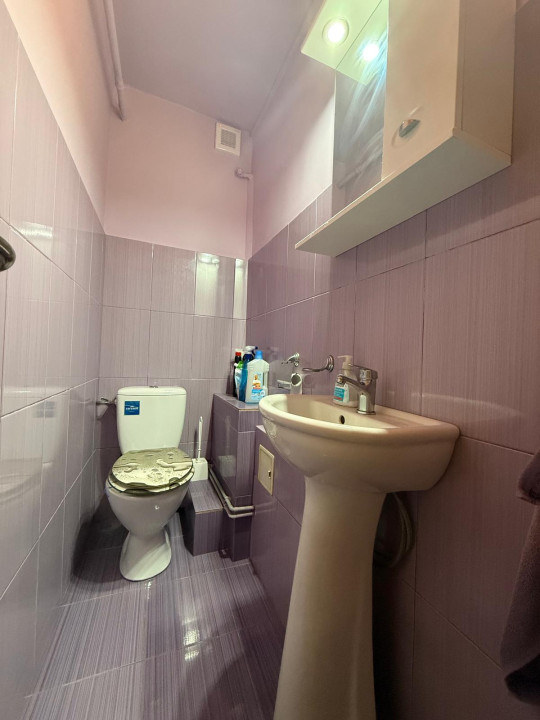 Apartament spatios, 3 camere, 72 mp, etaj 3, zona Girocului - COMISION 0%