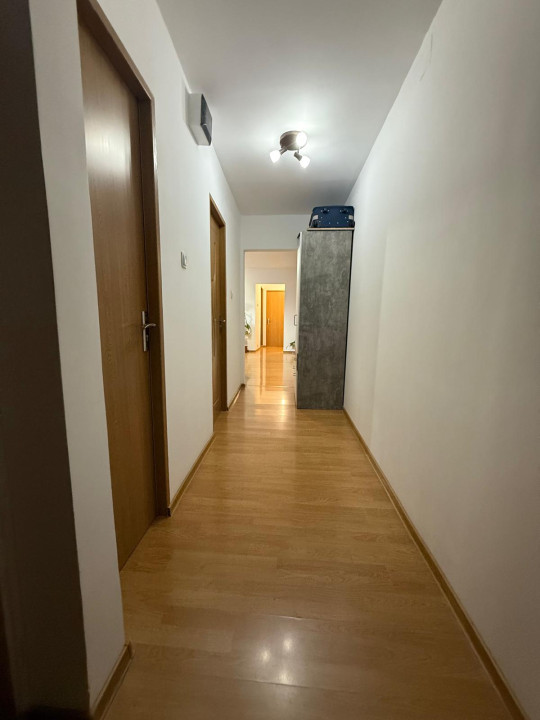 Apartament spatios, 3 camere, 72 mp, etaj 3, zona Girocului - COMISION 0%